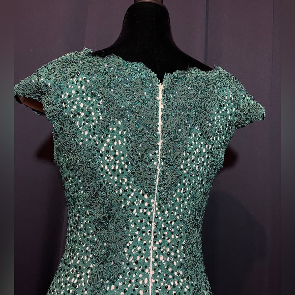 LARA Lace & Beaded Emerald Evening Gown NEW - Picture 6 of 16